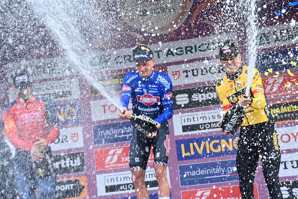 Mathieu wint Sanremo podium credit LaPresse Pool.jpg (420 KB)
