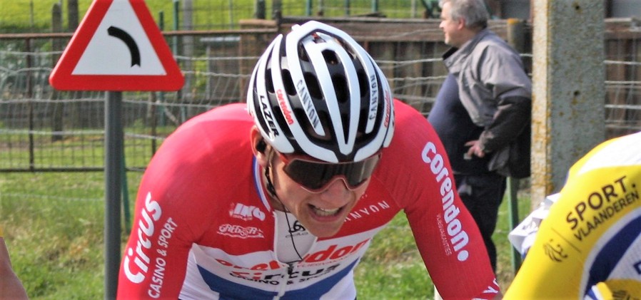 Wat-een-inhaalrace van Mathieu van der Poel in RVV !