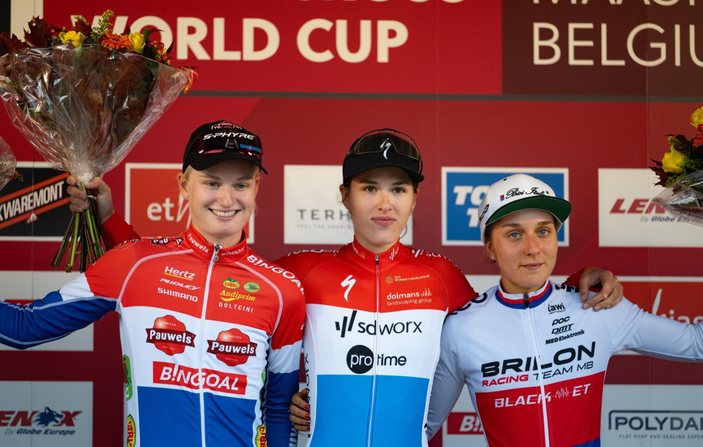 WB Maasmechelen 23 podium dames U23.jpg (188 KB)