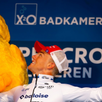 Thibau Nys blijft het veldrijden trouw