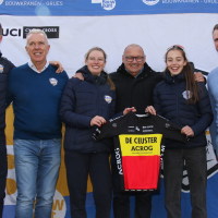 Roland Liboton is mentor van het damesteam De Ceuster Bouwpunt
