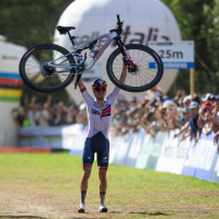 Pidcock verovert wederom wereldtitel MTB XCO