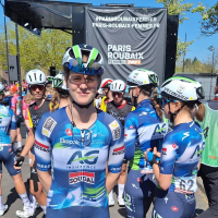 Fauve Bastiaenssen vinkt Parijs-Roubaix af. 'De piste opdraaien was best emotioneel'