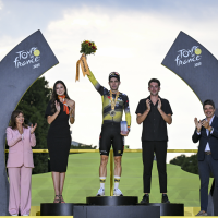 Wout van Aert schittert wederom in Parijs