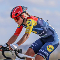Fleur Moors probeerde met een late uitval de sprint te voorkomen op het BK