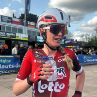 Julie Brouwers won strijd van de bezemwagen, maar niet die tegen de klok