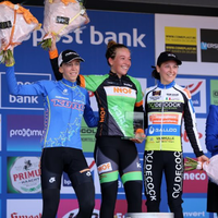 Foto's dames in Ronse