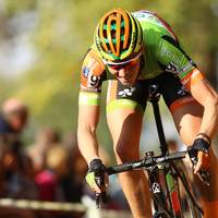 Mathieu Van der Poel grijpt grote beer in Meulebeke