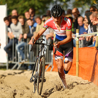 Mathieu Van der Poel grijpt grote beer in Meulebeke