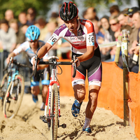 Mathieu Van der Poel grijpt grote beer in Meulebeke