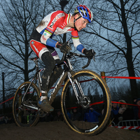 Van der Poel de beste in Otegemse Weversmisdagcross