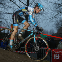 Van der Poel de beste in Otegemse Weversmisdagcross