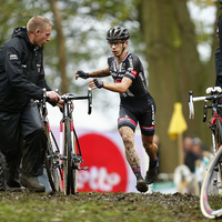 Het was makkelijker langs de kant vandaag. Mooie cross !