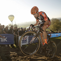 Wout van Aert reed op Koppenberg naar 8ste zege dit seizoen 