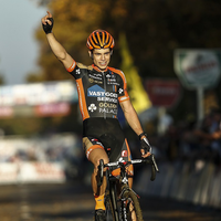 Wout van Aert reed op Koppenberg naar 8ste zege dit seizoen 