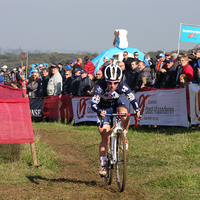 Dames in actie tijdens de 1ste manche van bpost banktrofee