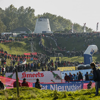 Vier man streed voor winst in Ronse. Wout van Aert pakt 5 op 5.