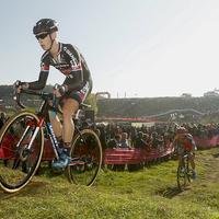 Vier man streed voor winst in Ronse. Wout van Aert pakt 5 op 5.