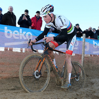 Wereldkampioen Mathieu van der Poel in Lignières-en-Berry