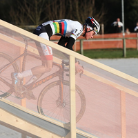 Wereldkampioen Mathieu van der Poel in Lignières-en-Berry