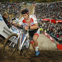 Elite heren: spannende strijd voor de 2de plaats in Zonhoven