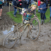 Foto's top drie bij de dames in Kasteelcross Zonnebeke
