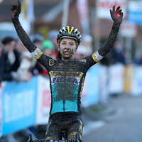 Foto's top drie bij de dames in Kasteelcross Zonnebeke