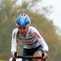 Inge van der Heijden solo naar winst in de Leiecross