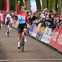 Marie Schreiber op hoogste schavotje in Maldegem