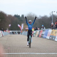 Zita Peeters op hoogste schavotje in Waaslandcross