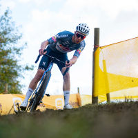 Jente Michels 'Ongelooflijk hoe snel we hier rondrijden.'