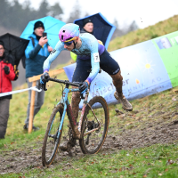 Lander Loockx is een maat te sterk in Hittnau