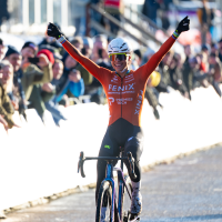 Alvarado zegeviert in Zonhoven