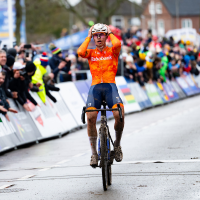 Delano Heeren grijpt wereldtitel in eigen land