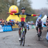 Thibau Nys wint Flandriencross 