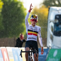 Mats Becqué en Seppe Ley domineren de Berencross bij de nieuwelingen