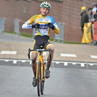 Nieuwelingen en junioren in Zonnebeke