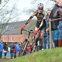 Nieuwelingen en junioren in Zonnebeke