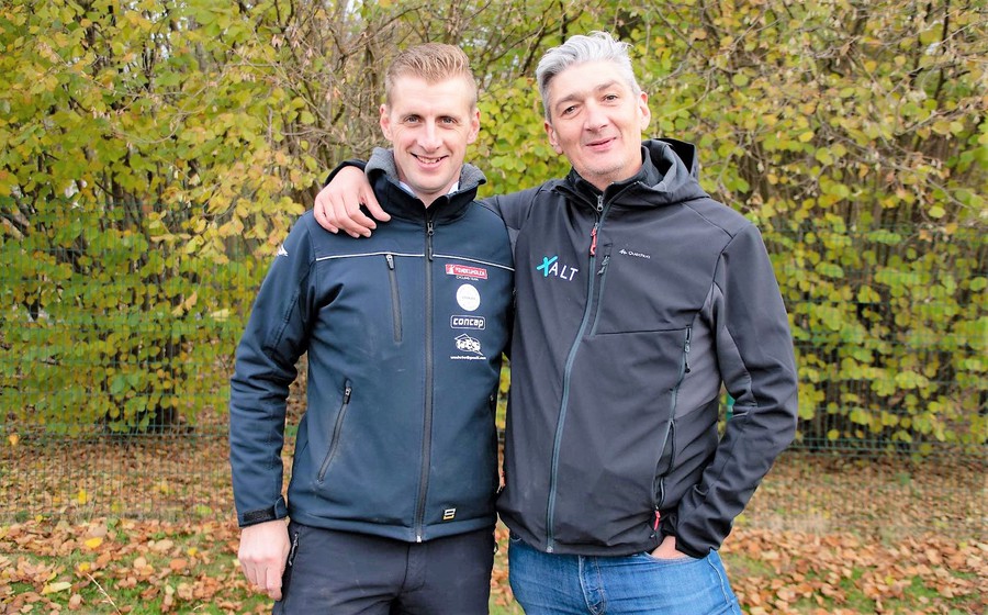 Teams Vondelmolen en Xalt slaan de handen in elkaar