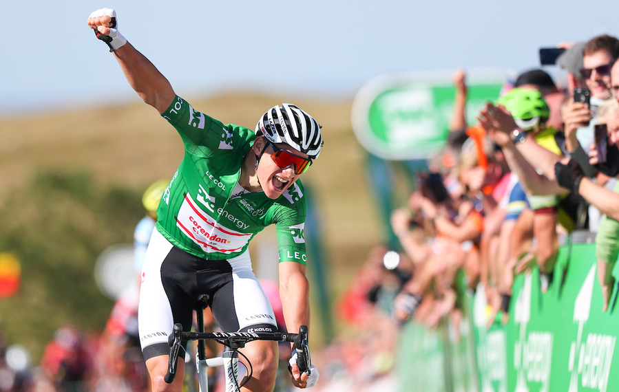 Van der Poel schittert ook in Burton Dassett met aankomst bergop