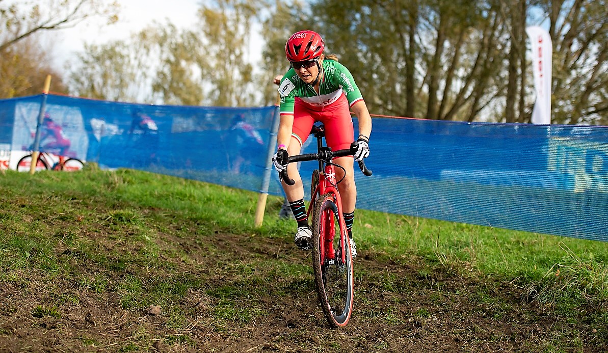 Knieën nog gezwollen van Eva Lechner na val in Tabor