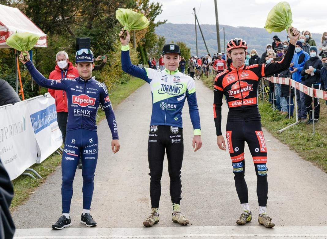 podium Steinmaur.jpg (214 KB)