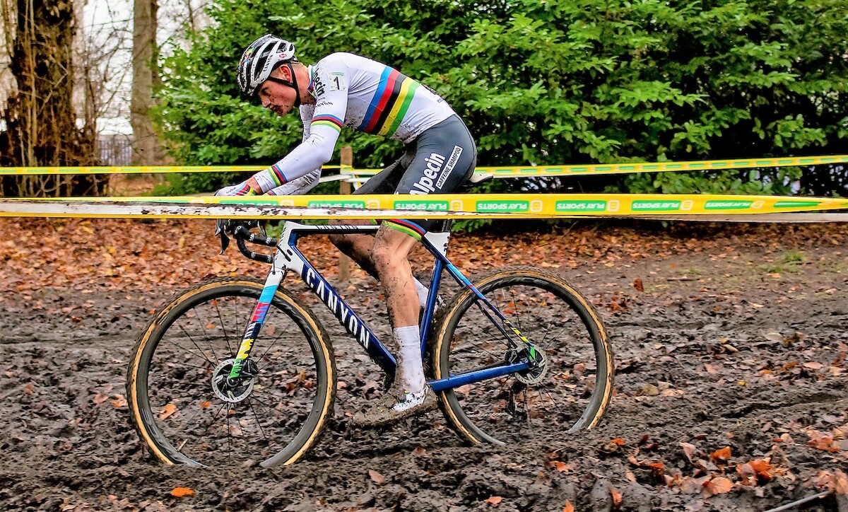 Na de ploegstage vliegt de wereldkampioen het veld in