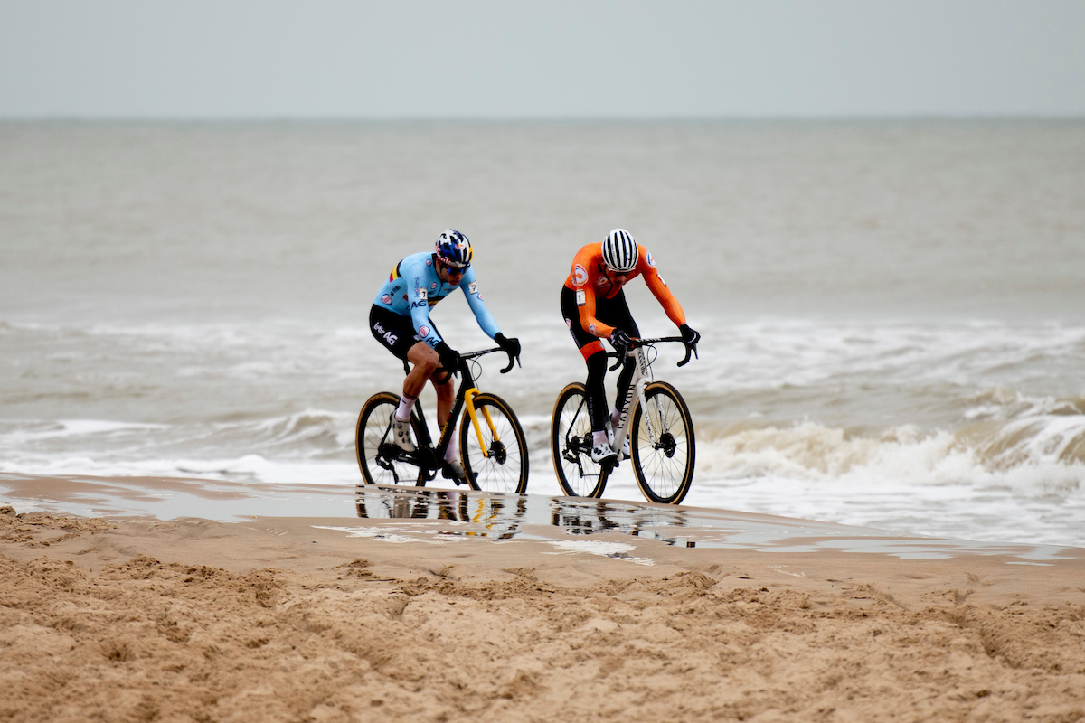 De cross van Wout van Aert en Mathieu van der Poel