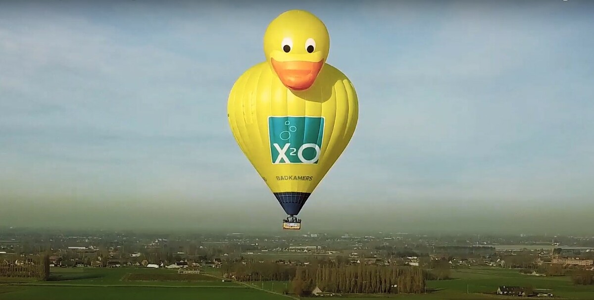 X²O Ducky verovert nu ook de lucht