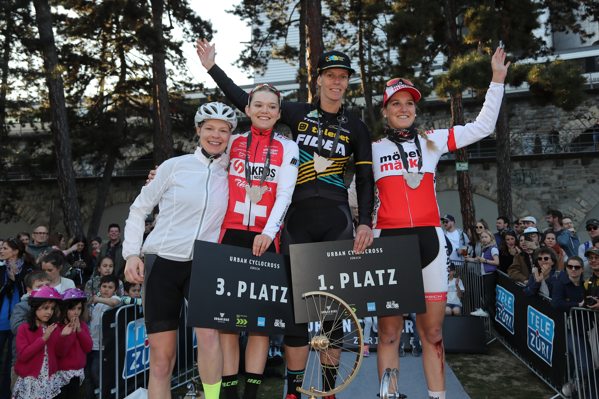 Urban Cyclocross 2019 podium dames RSP_6666.jpg (1.13 MB)