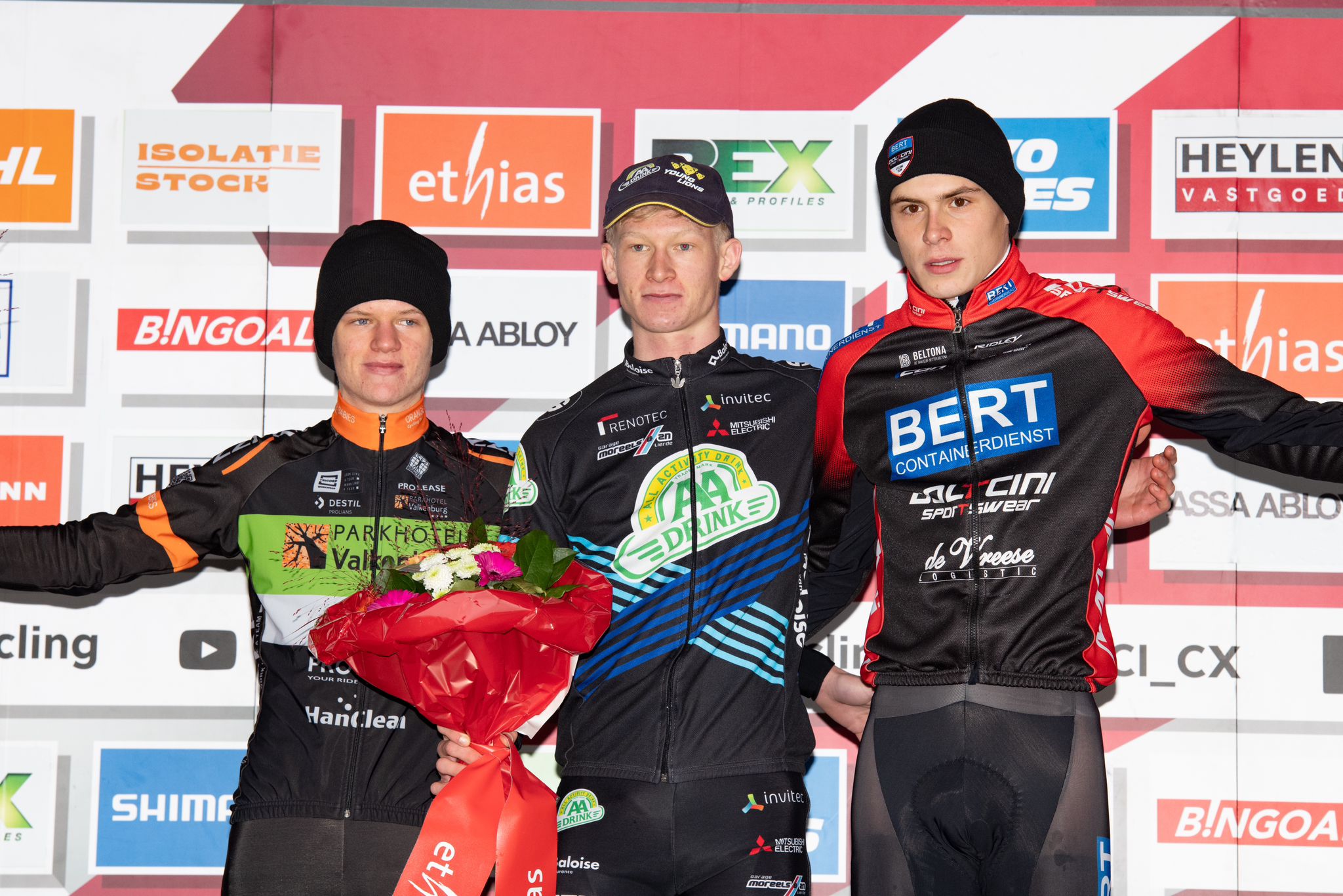 WB Antwerpen 22 podium junioren heren credit TFoto.jpeg (385 KB)