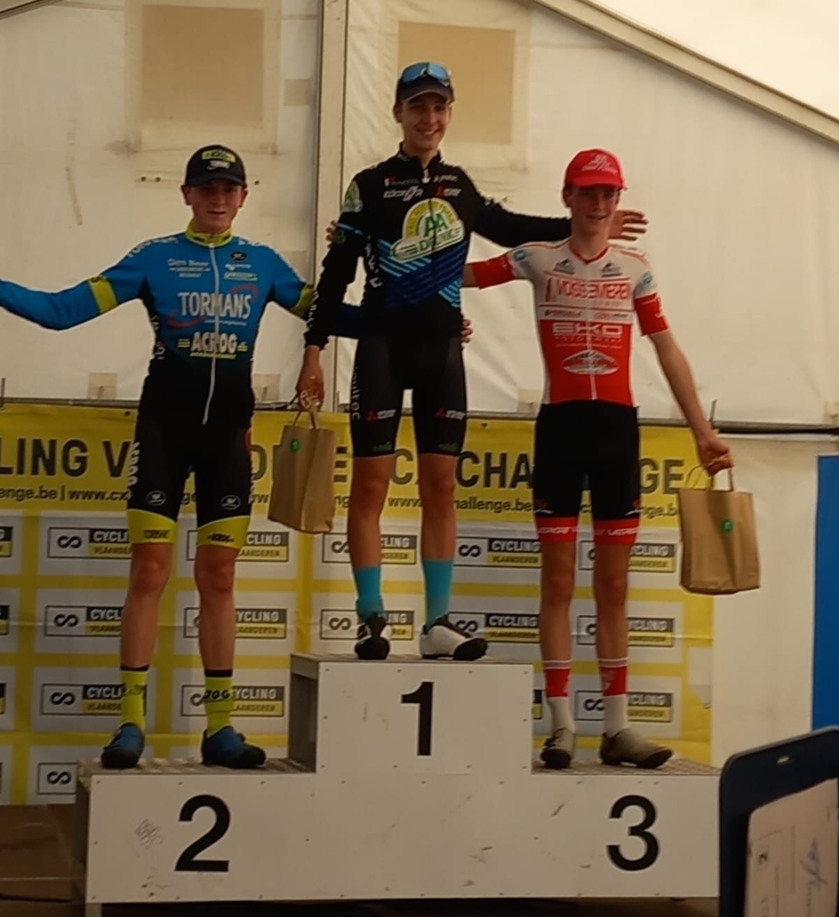 Podium Alsemberg 2de j.jpeg (309 KB)