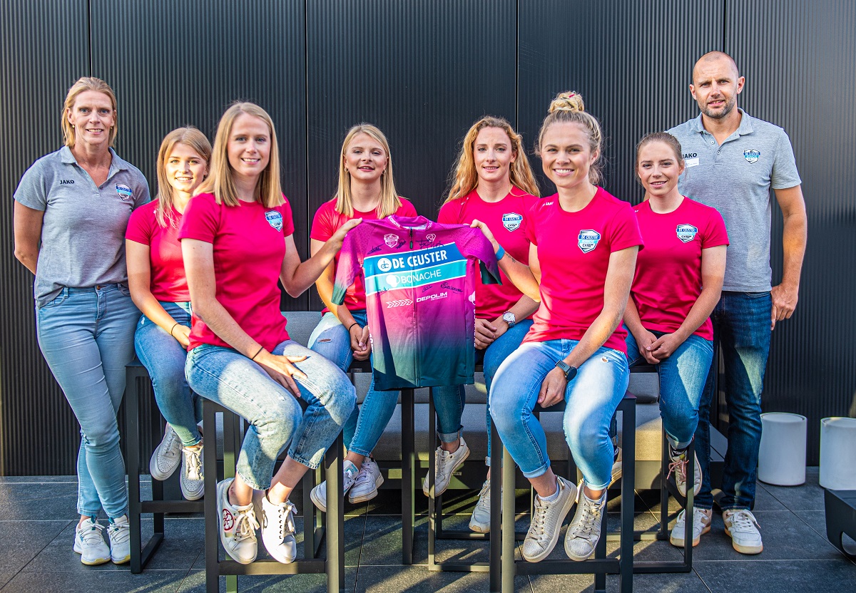 Dames van De Ceuster Bonache Cycling Team voorgesteld