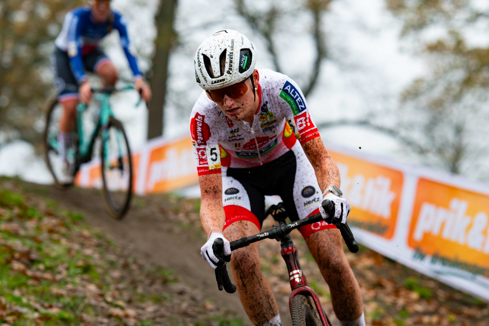 Nieuws | Contractverlenging voor Leonie Bentveld